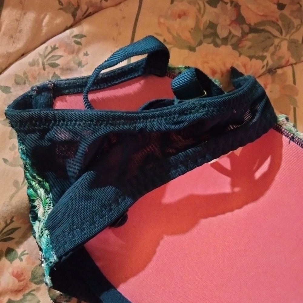 Victoria's Secret Bra - Picture 3 of 6